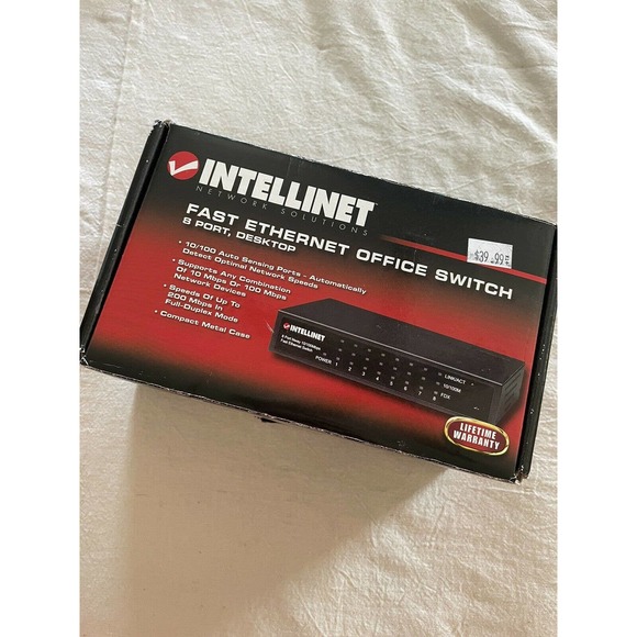 Intellinet 8-Port Fast Ethernet Switch 10/100 Model 523318‎ - NEW IN BOX! - Picture 1 of 5